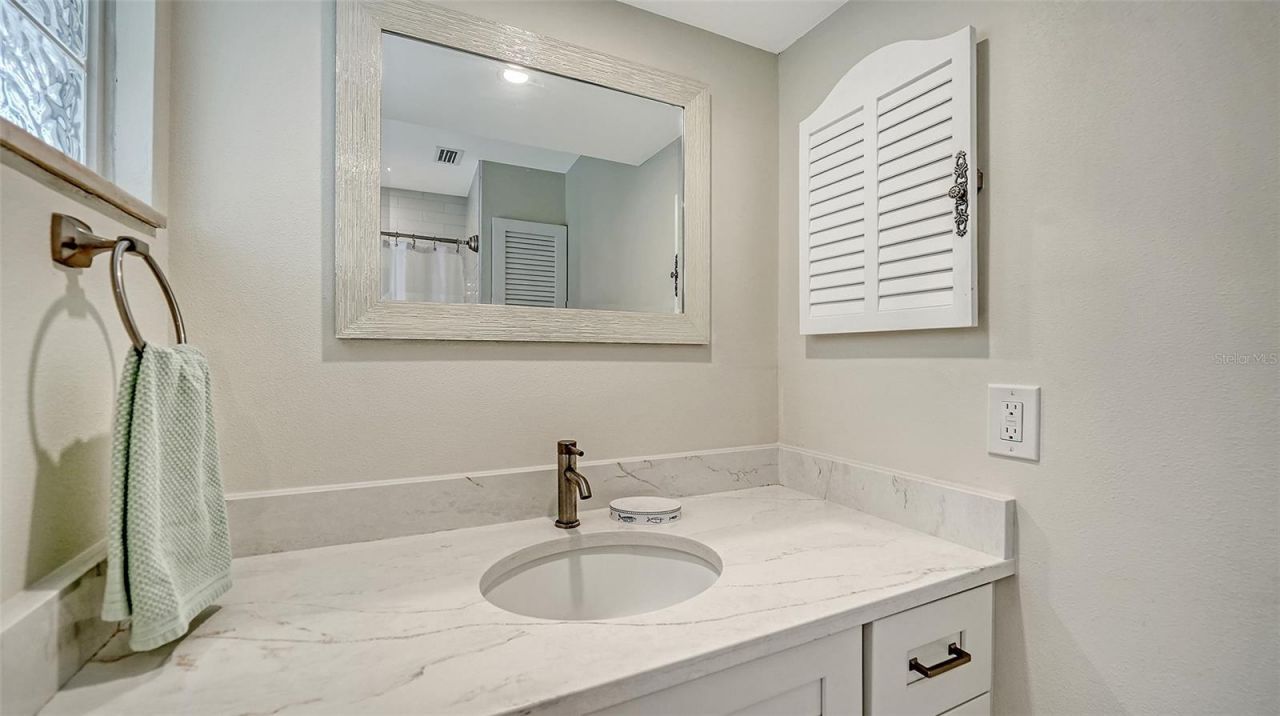 206 Hourglass Way, Unit V10, Sarasota, FL 34242 Photo