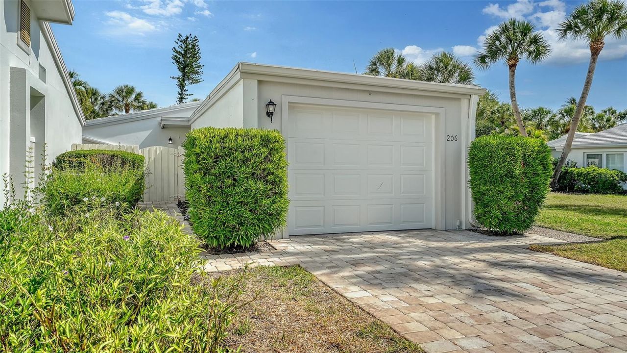 206 Hourglass Way, Unit V10, Sarasota, FL 34242 Photo