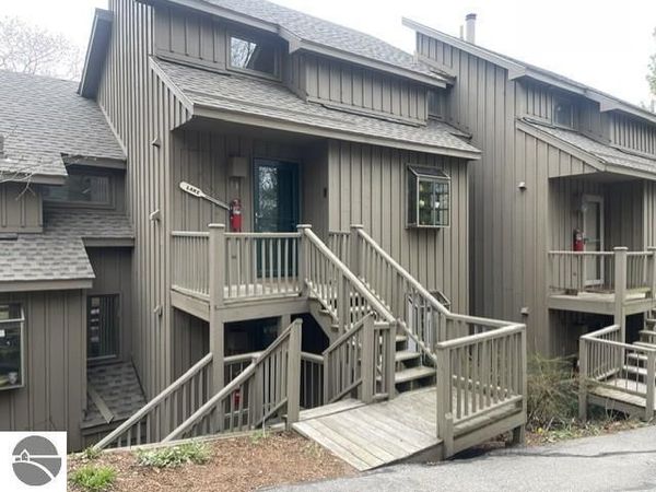 13 Hawks Nest, Glen Arbor, MI 49636