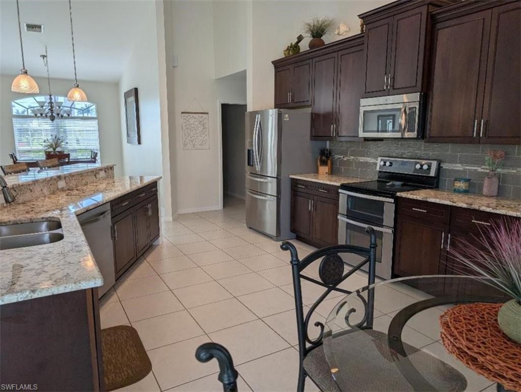 5008 SW 9th Pl, Cape Coral, FL 33914 Photo