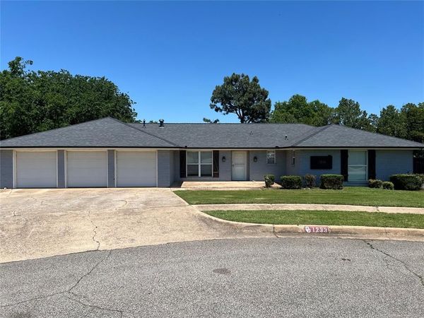 1233 Crossroads Court, Norman, OK 73072
