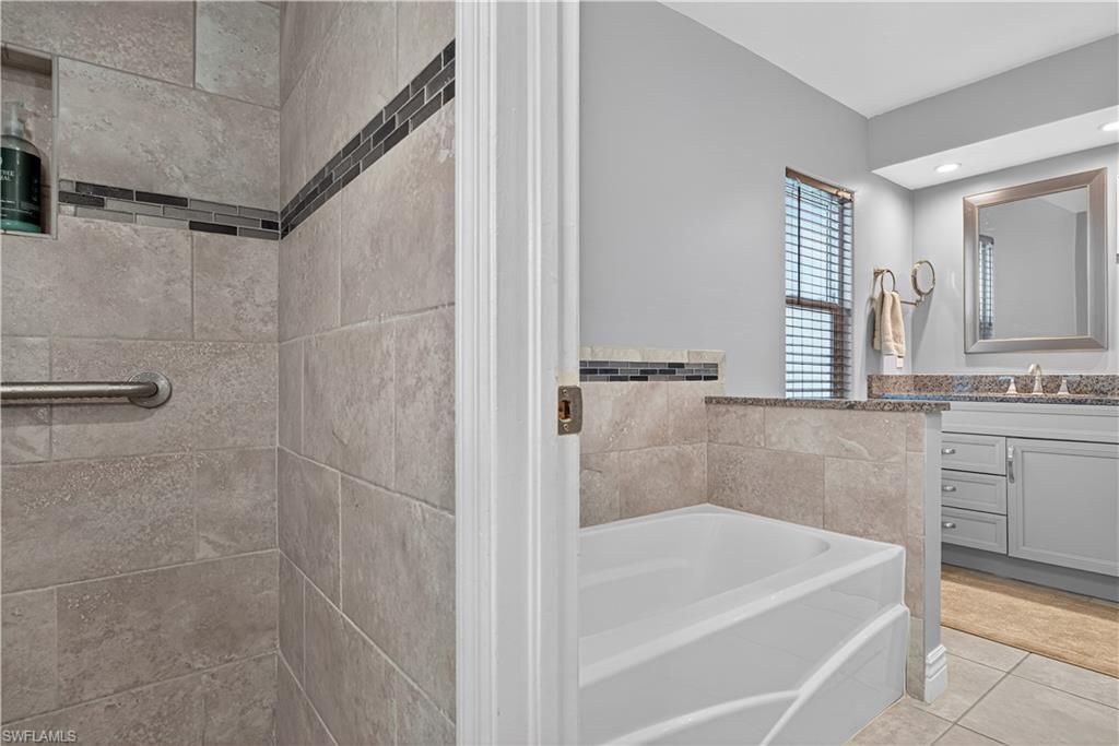 13190 Oakmont Dr, Unit 6, Fort Myers, FL 33907 Photo