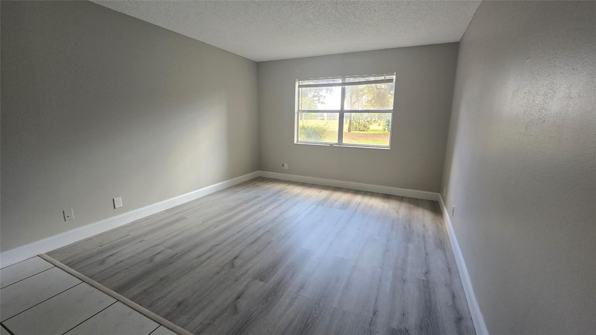6200 S Falls Circle Drive, Unit 105, Lauderhill, FL 33319 Photo