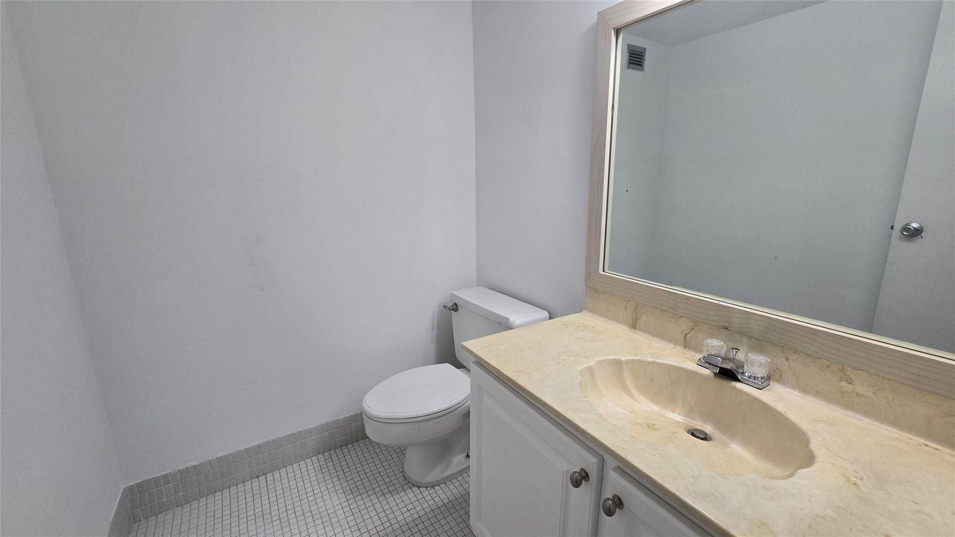 6200 S Falls Circle Drive, Unit 105, Lauderhill, FL 33319 Photo