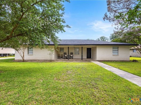 1025 Terra Alta Drive , Belton, TX 76513