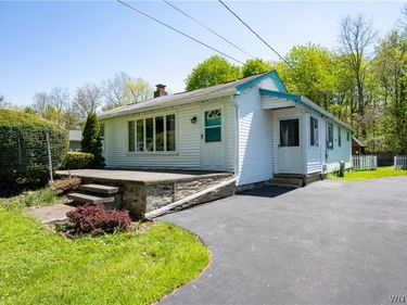 1373 Elwood Drive, Derby, NY 14047