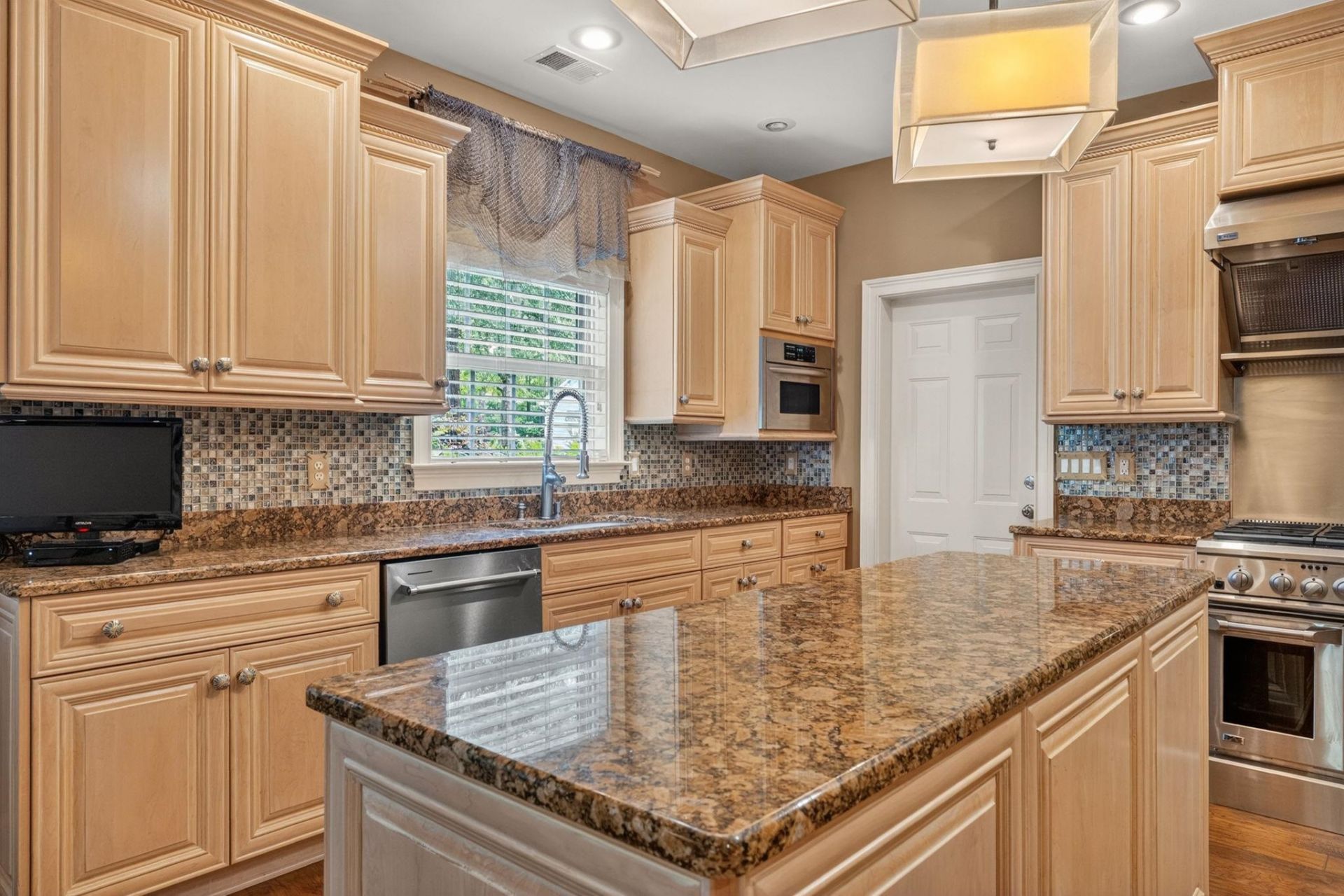 99 Hunters Oak Ct. Photo 15