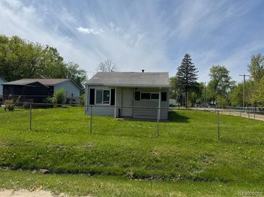 8325 Walter Street, Genesee Twp, MI 48458