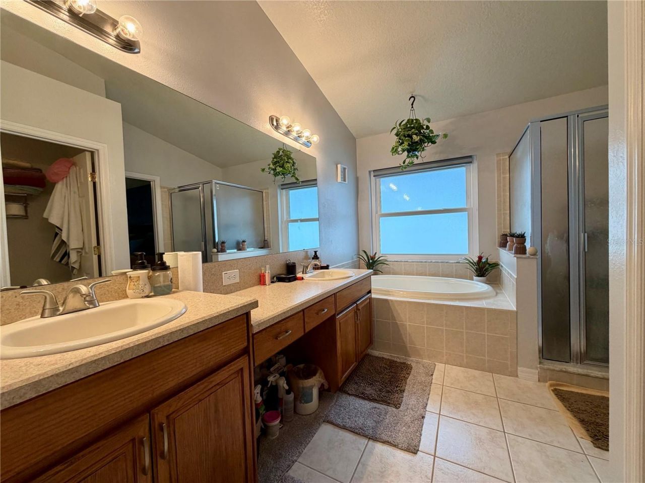 4303 Orange Ridge Court , Valrico, FL 33596 Photo