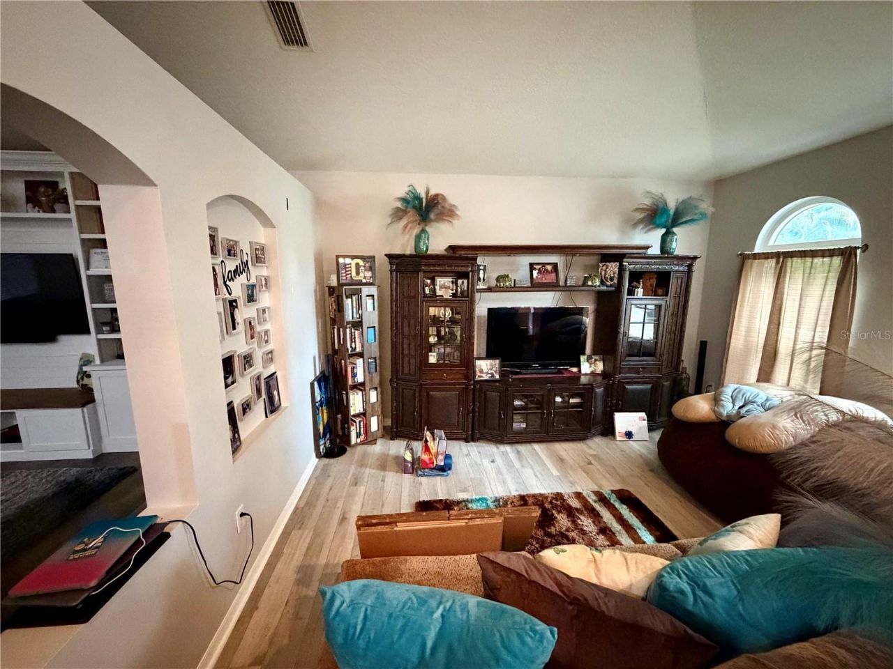 4303 Orange Ridge Court , Valrico, FL 33596 Photo