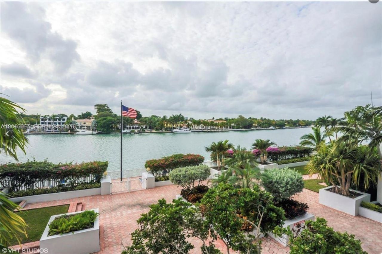 5700 Collins Ave , Unit 3H, Miami Beach, FL 33140 Photo
