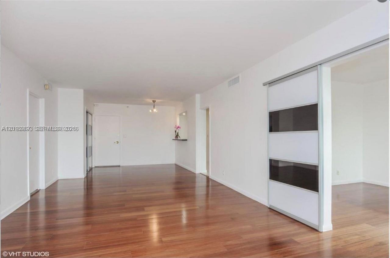 5700 Collins Ave , Unit 3H, Miami Beach, FL 33140 Photo