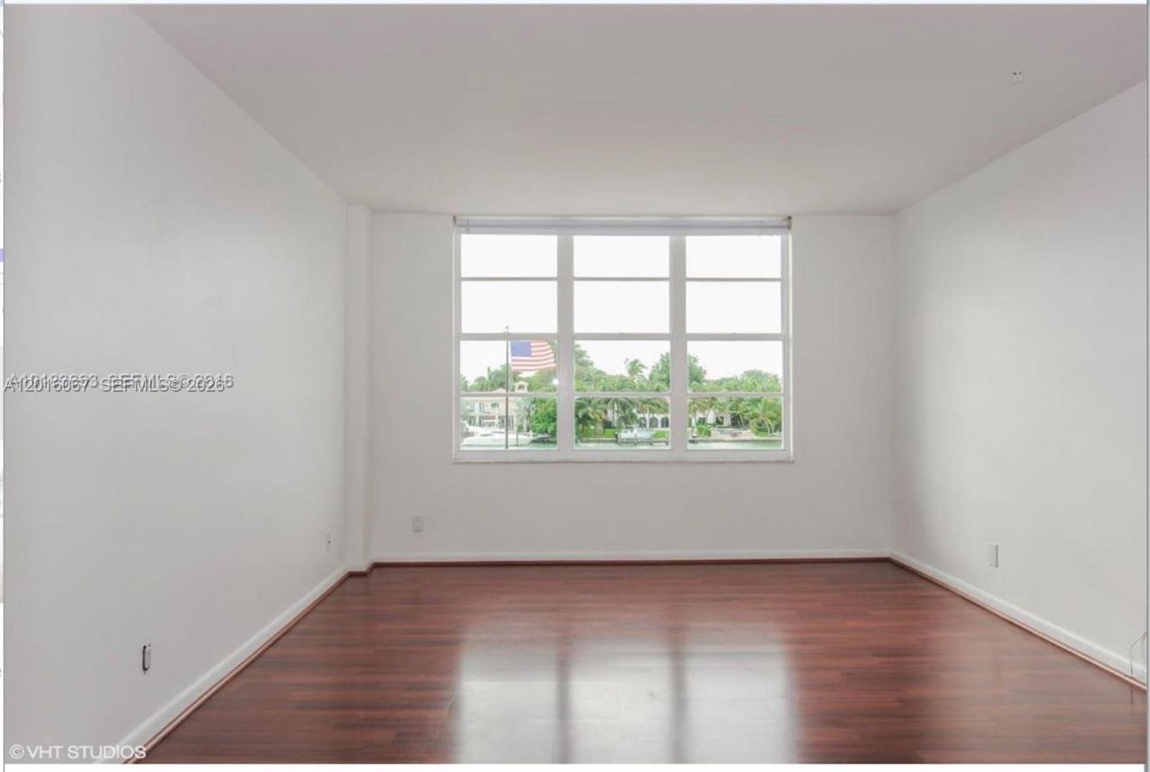 5700 Collins Ave , Unit 3H, Miami Beach, FL 33140 Photo