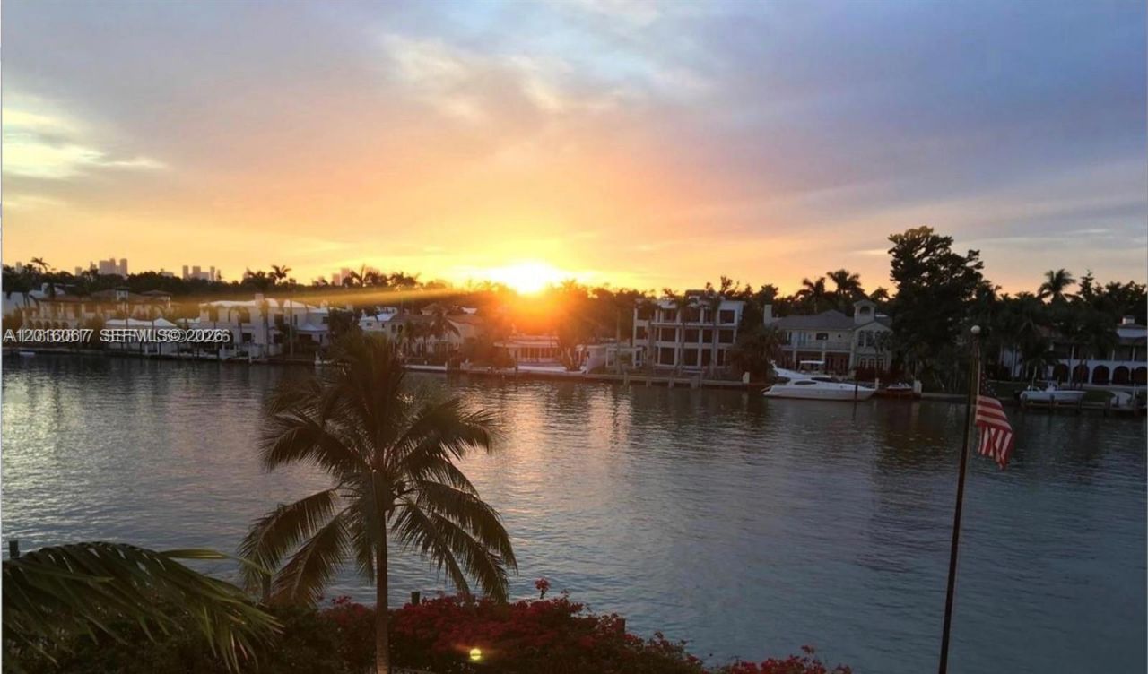 5700 Collins Ave , Unit 3H, Miami Beach, FL 33140 Photo
