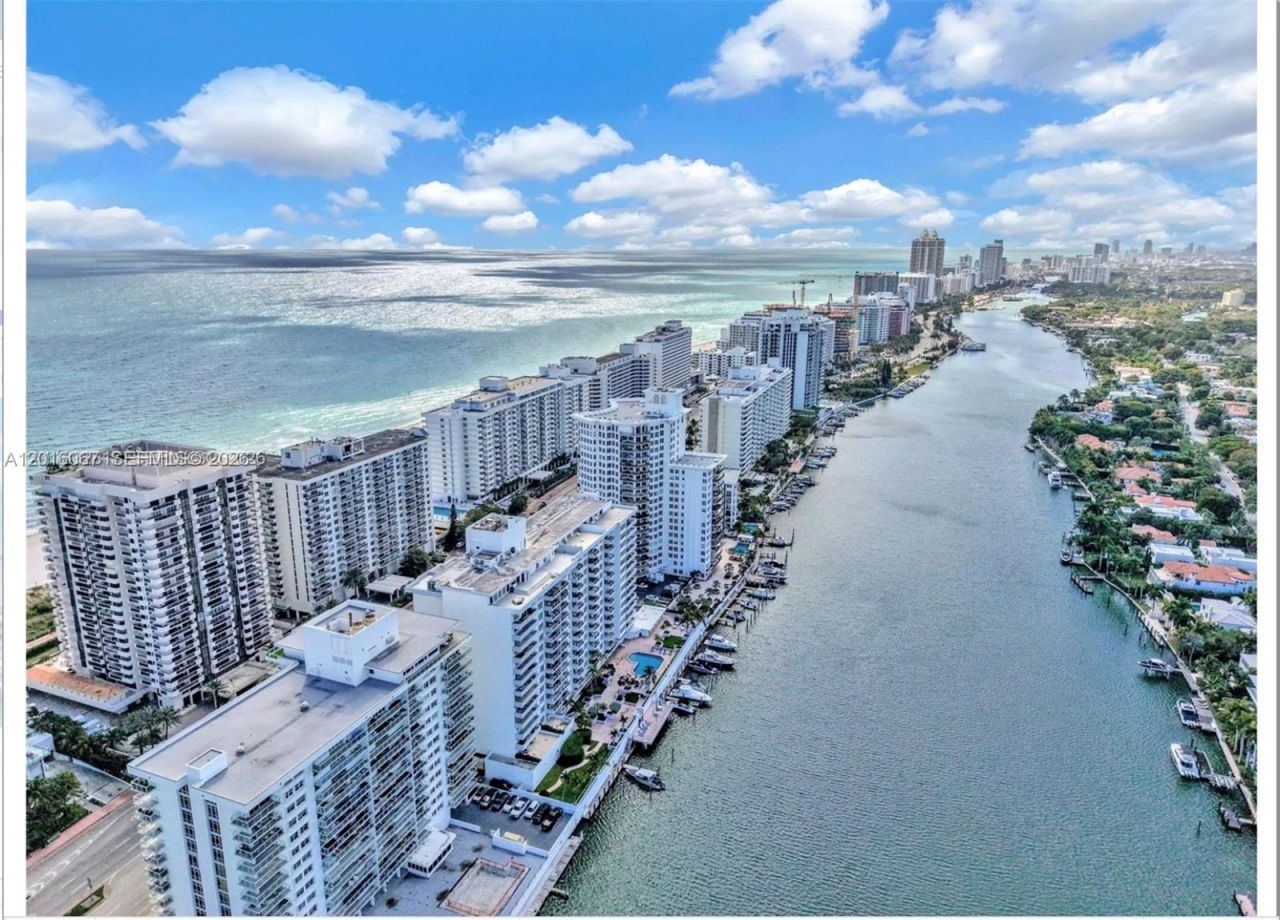 5700 Collins Ave , Unit 3H, Miami Beach, FL 33140 Photo