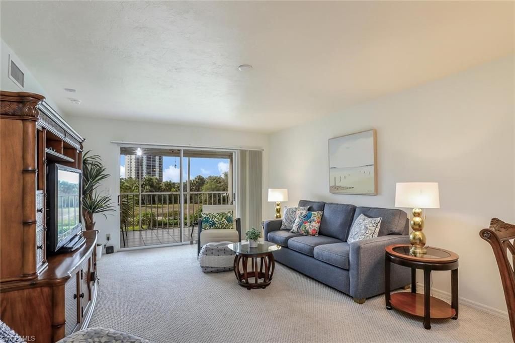 340 Horse Creek Dr, Unit 305, Naples, FL 34110 Photo