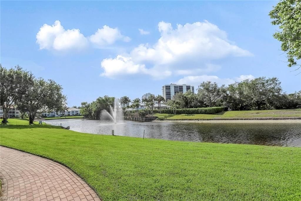 340 Horse Creek Dr, Unit 305, Naples, FL 34110 Photo