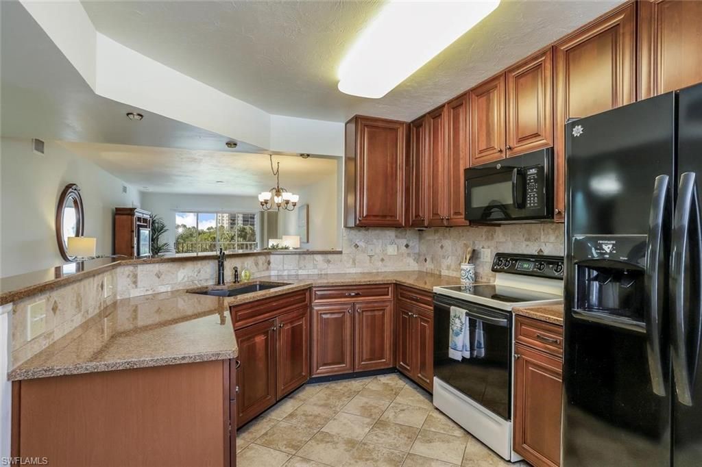 340 Horse Creek Dr, Unit 305, Naples, FL 34110 Photo