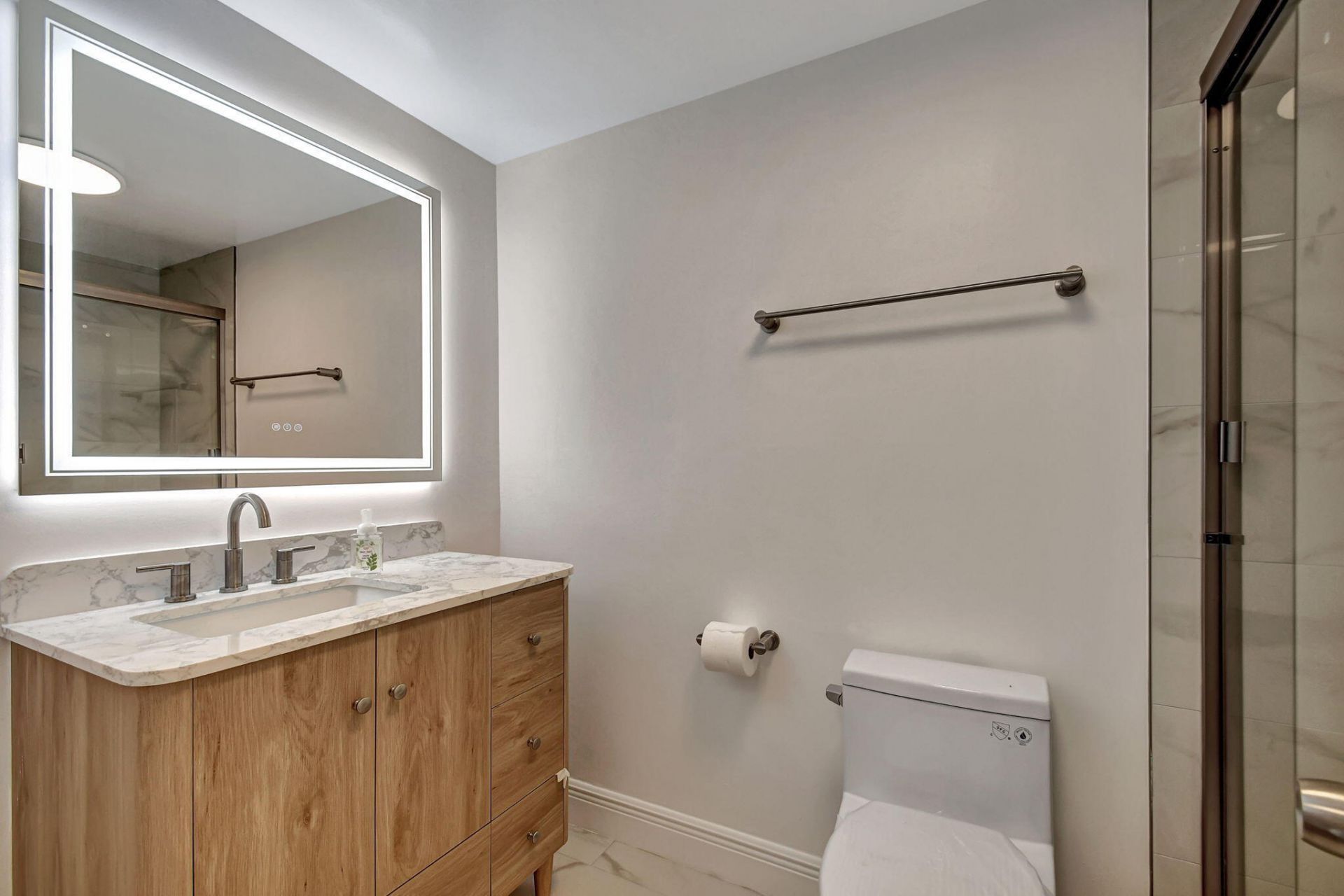 15 S Golfview Road, Unit 204, Lake Worth Beach, FL 33460 Photo