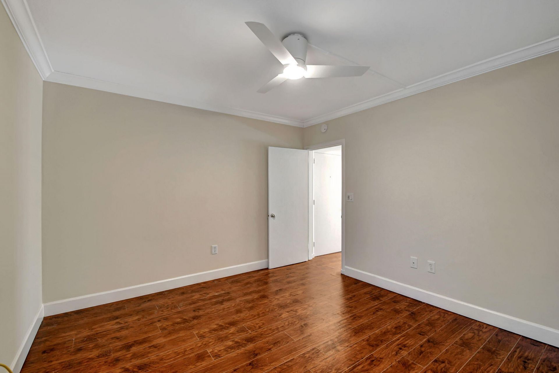 15 S Golfview Road, Unit 204, Lake Worth Beach, FL 33460 Photo