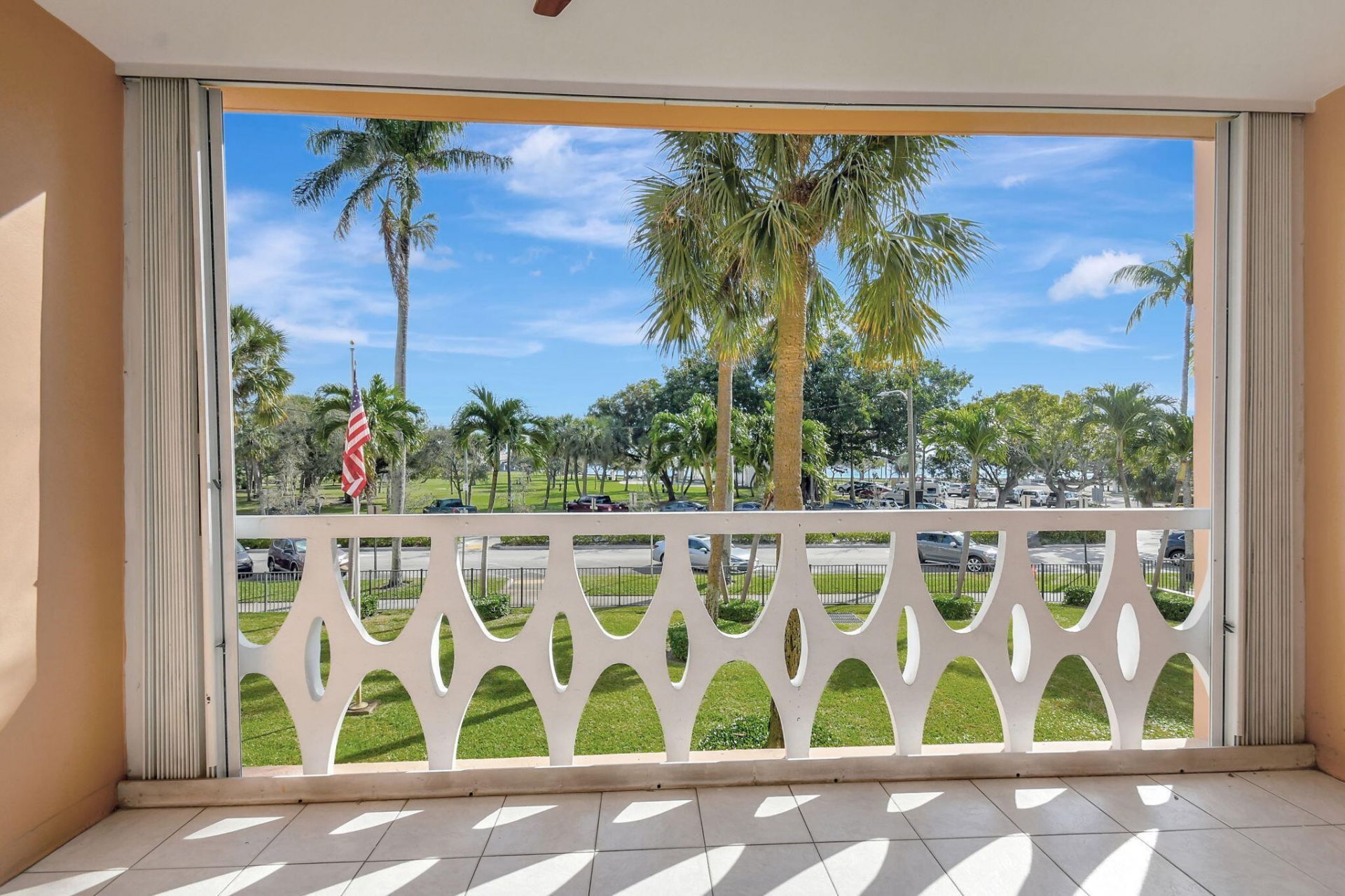 15 S Golfview Road, Unit 204, Lake Worth Beach, FL 33460 Photo