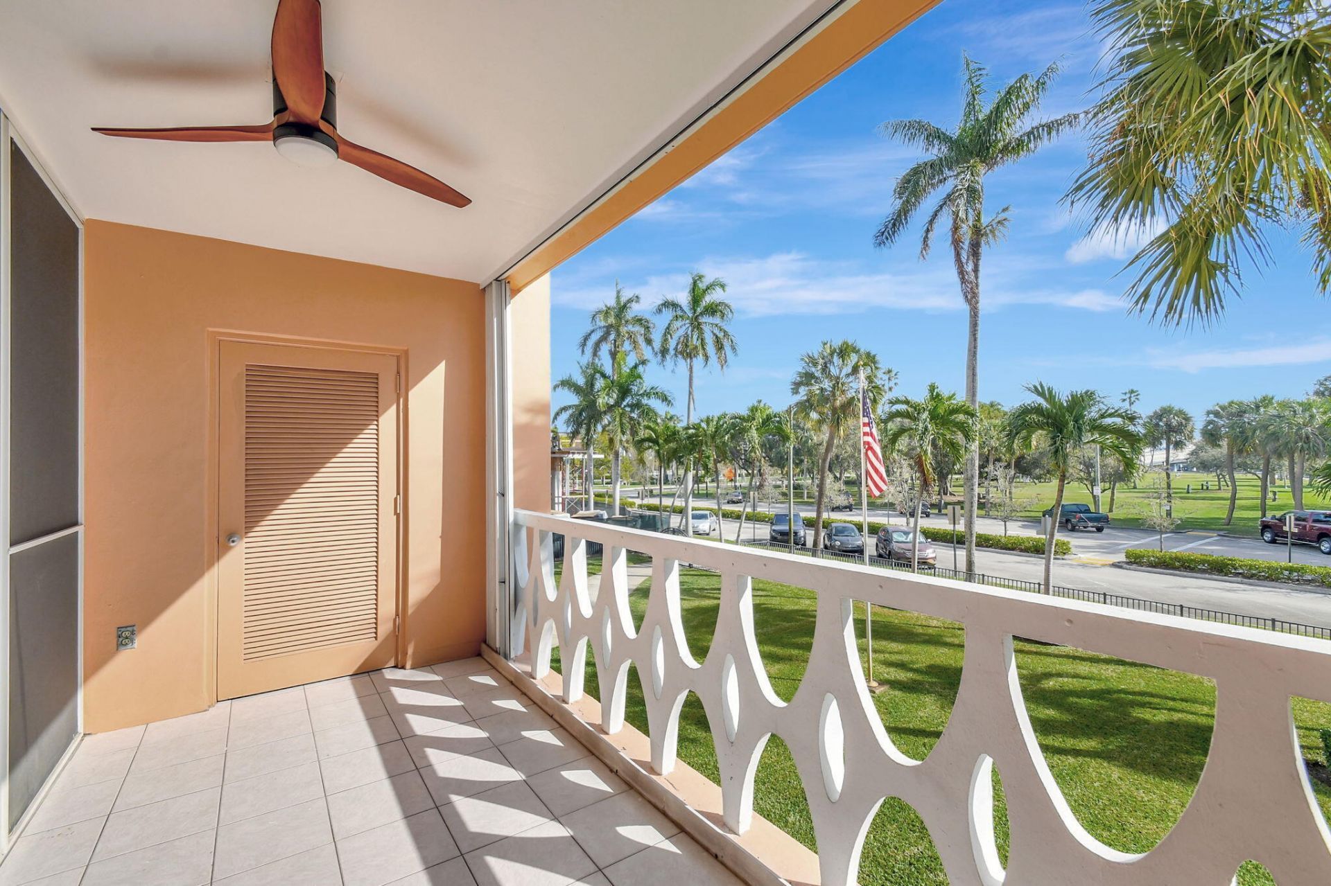 15 S Golfview Road, Unit 204, Lake Worth Beach, FL 33460 Photo