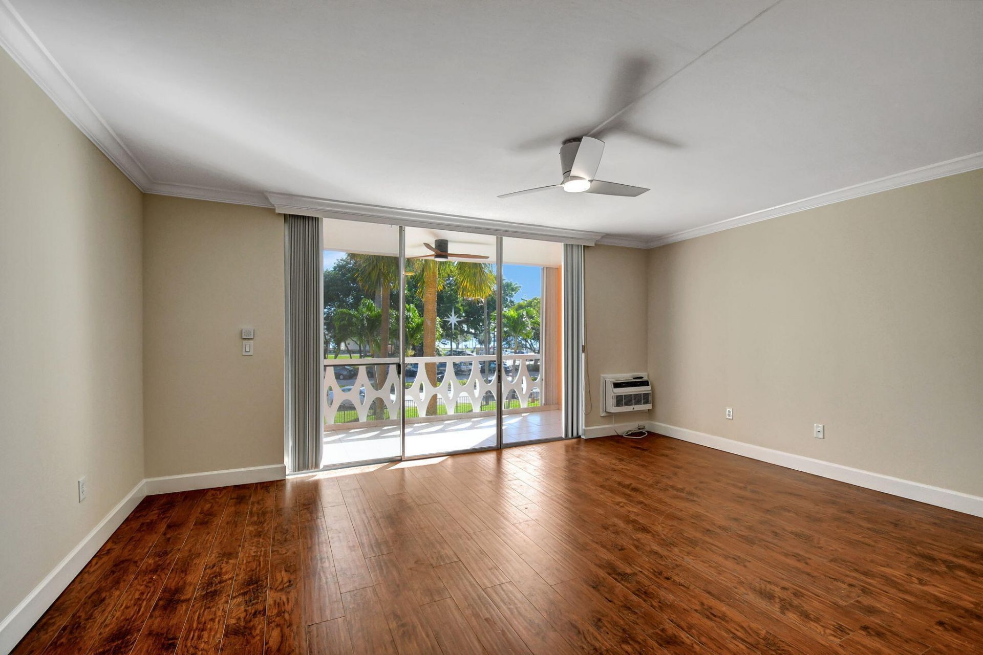 15 S Golfview Road, Unit 204, Lake Worth Beach, FL 33460 Photo