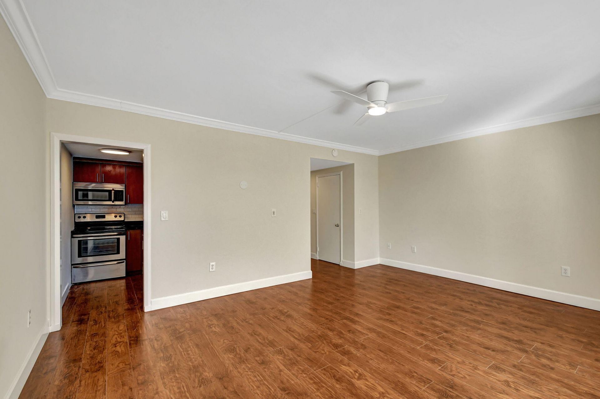 15 S Golfview Road, Unit 204, Lake Worth Beach, FL 33460 Photo