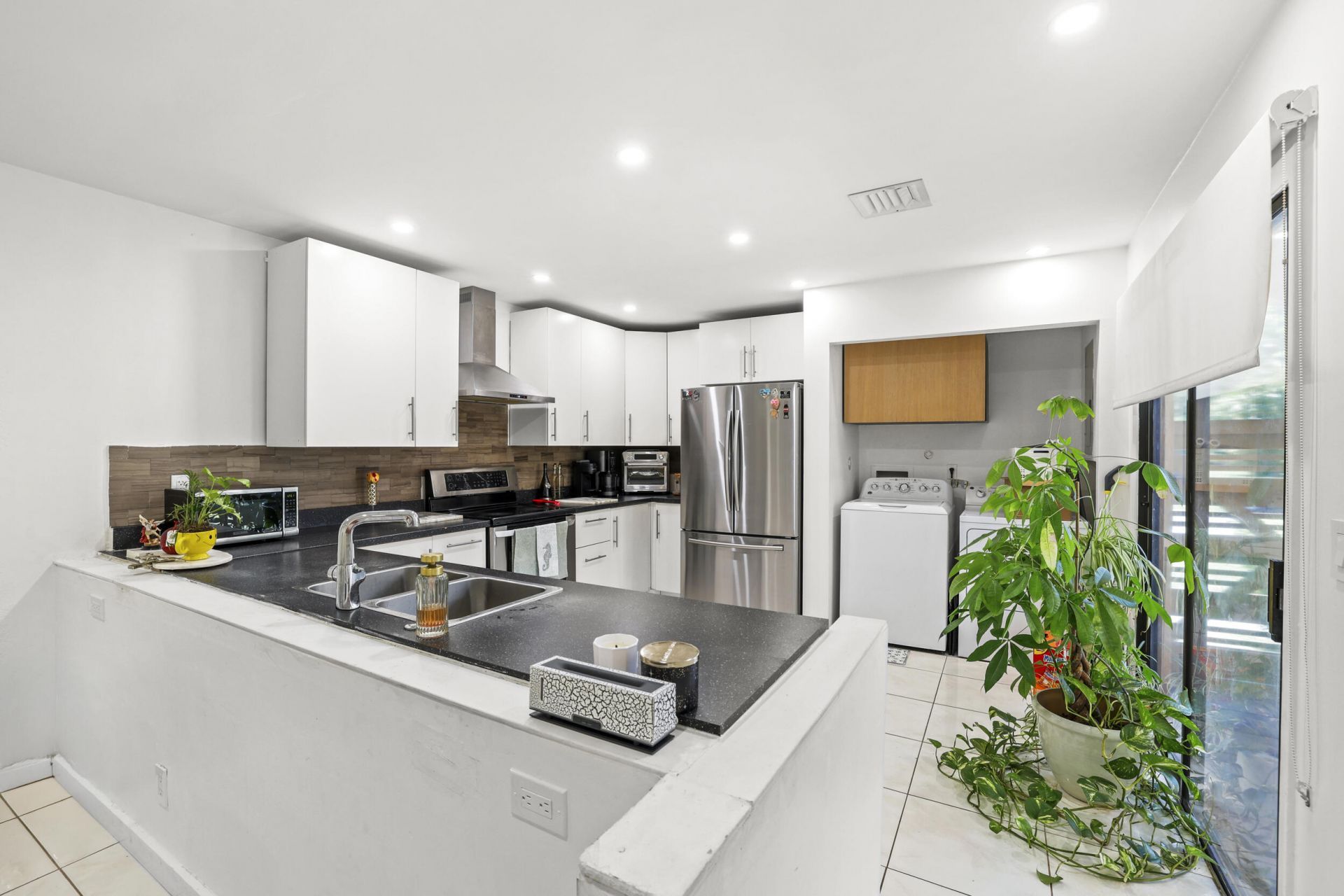 8061 NW 71st Court, Tamarac, FL 33321 Photo