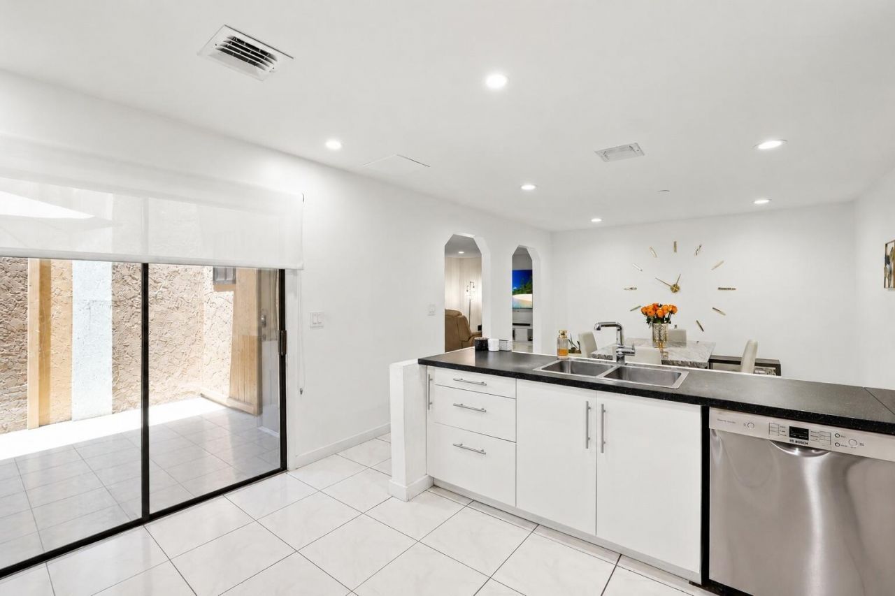 8061 NW 71st Court, Tamarac, FL 33321 Photo