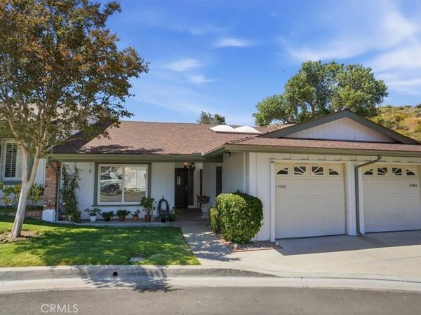 19427 Oak Crossing, Newhall, CA 91321