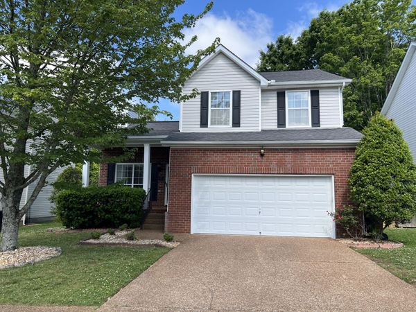 2204 Falcon Creek Dr, Franklin, TN 37067