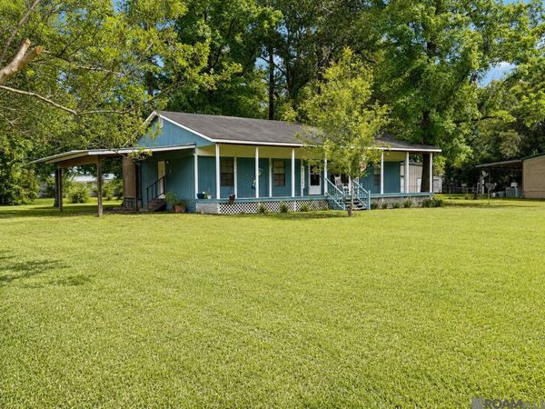 21042 Holmes Dr, Central, LA 70791