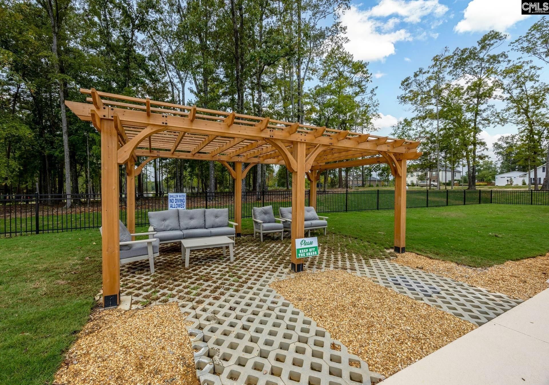 823 Elms Spinney Lane  Photo 10