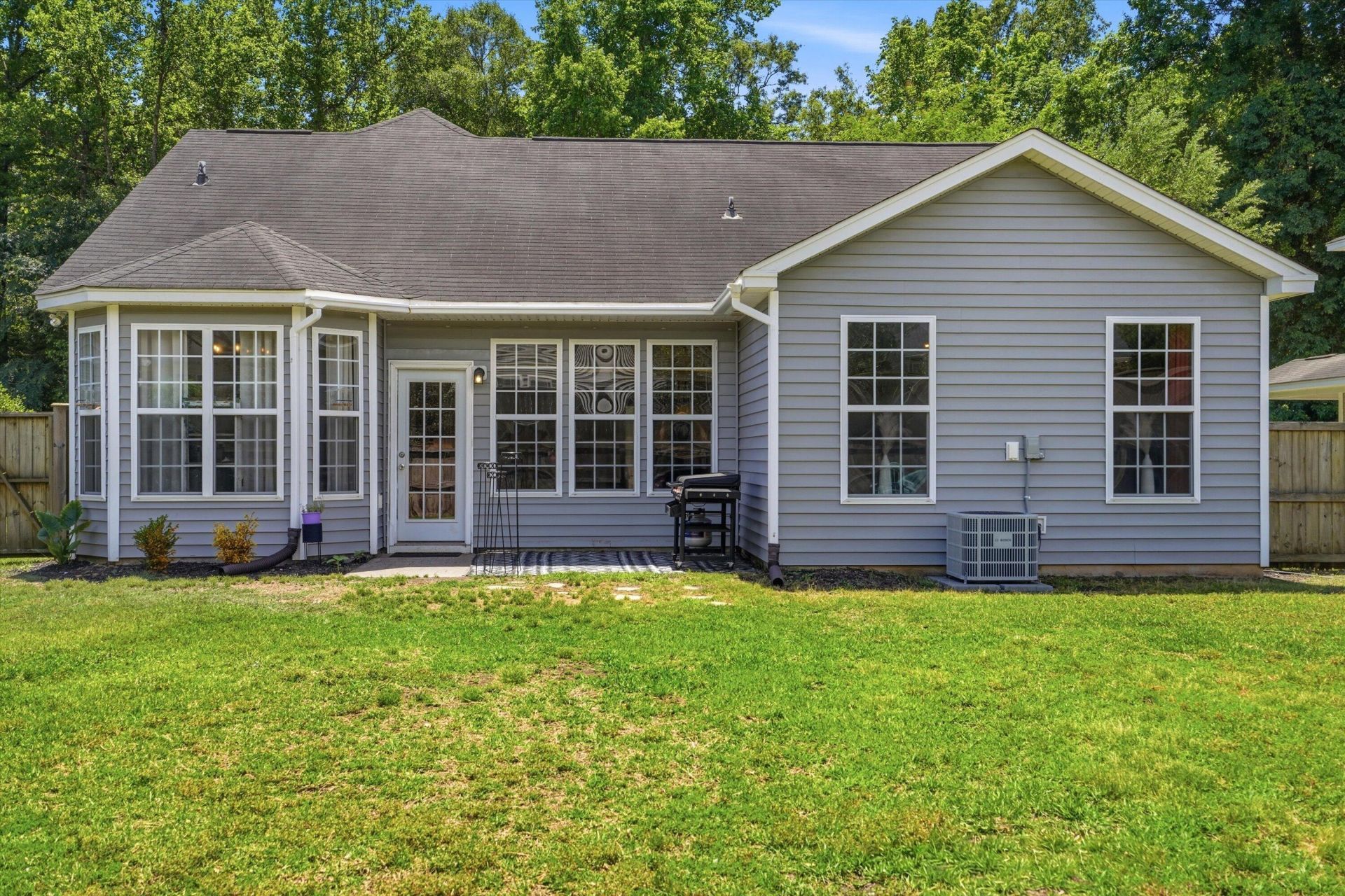 168 Gaslight Boulevard Photo 25