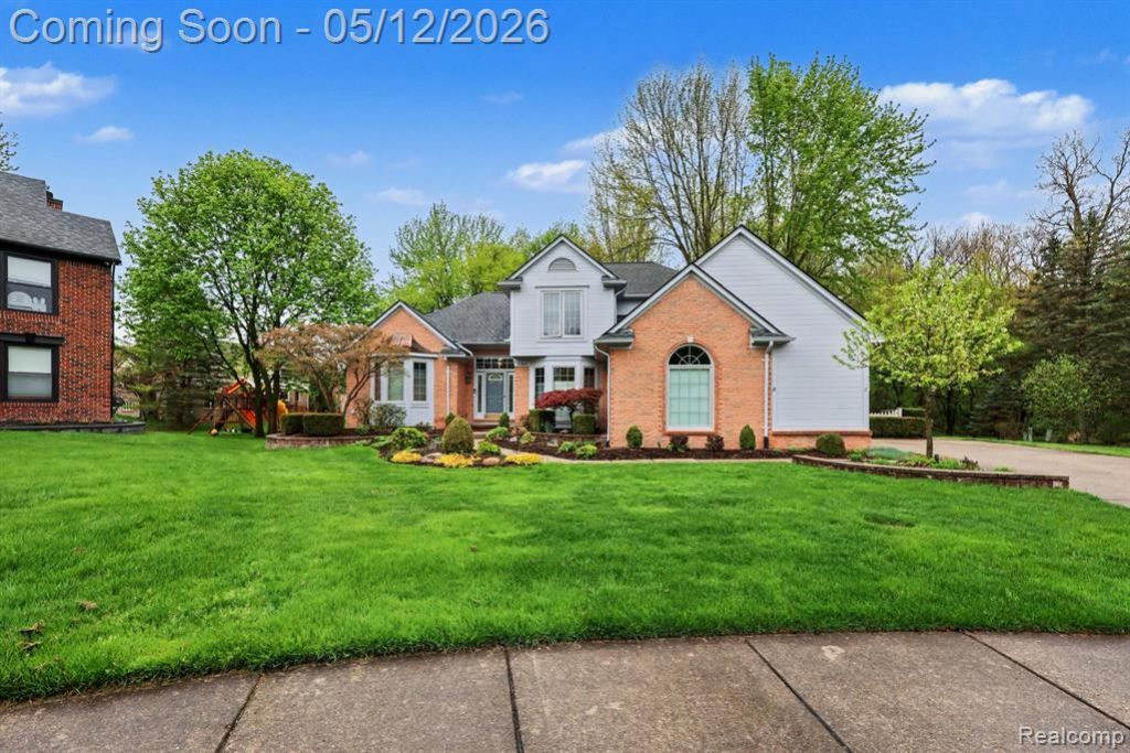 43820 Pinot Noir Drive, Sterling Heights, MI 48314 Main Photo