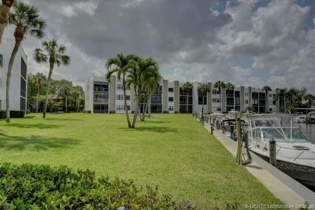 1950 SW Palm City Road, Unit 3-209, Stuart, FL 34994 Photo