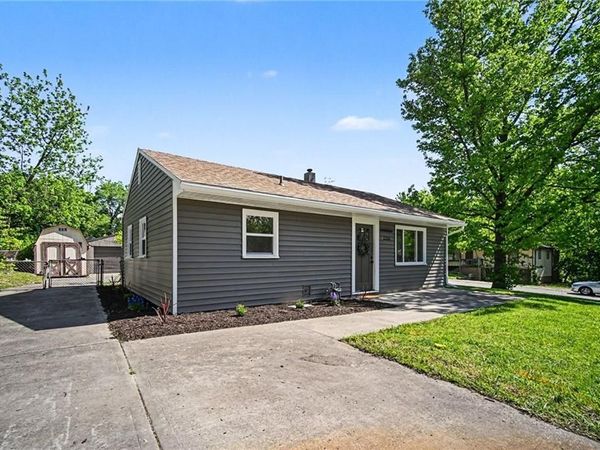 2206 NE 58th Terrace, Gladstone, MO 64118