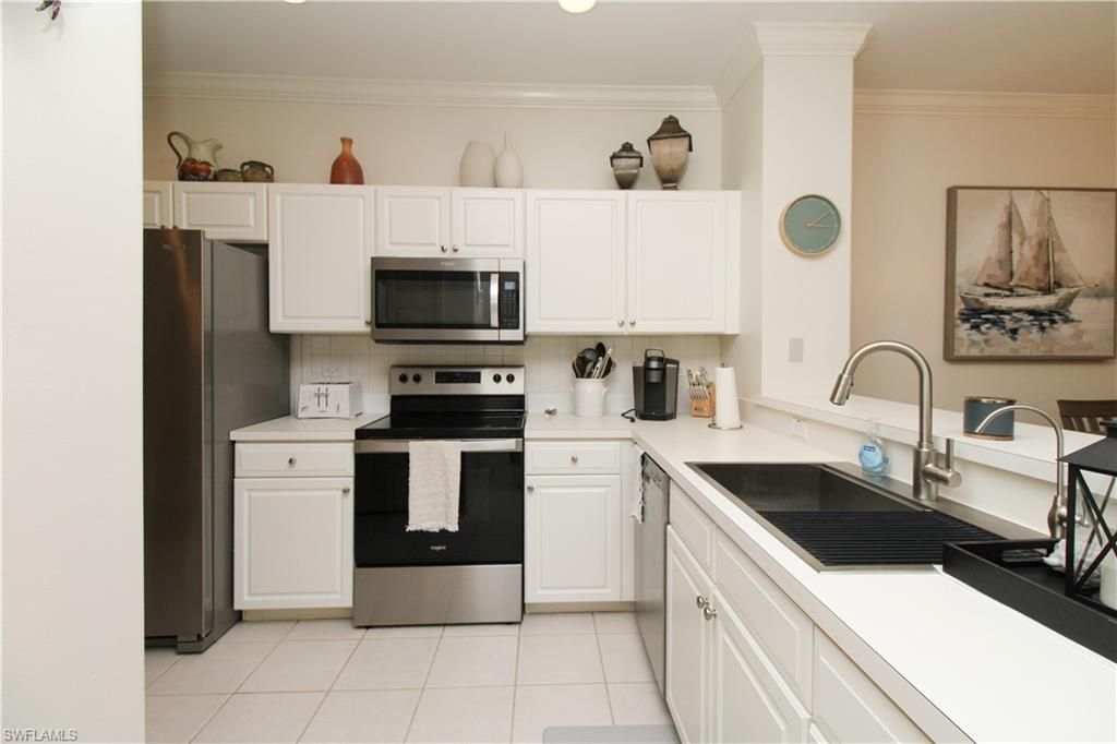8217 Parkstone Pl, Unit 102, Naples, FL 34120 Photo