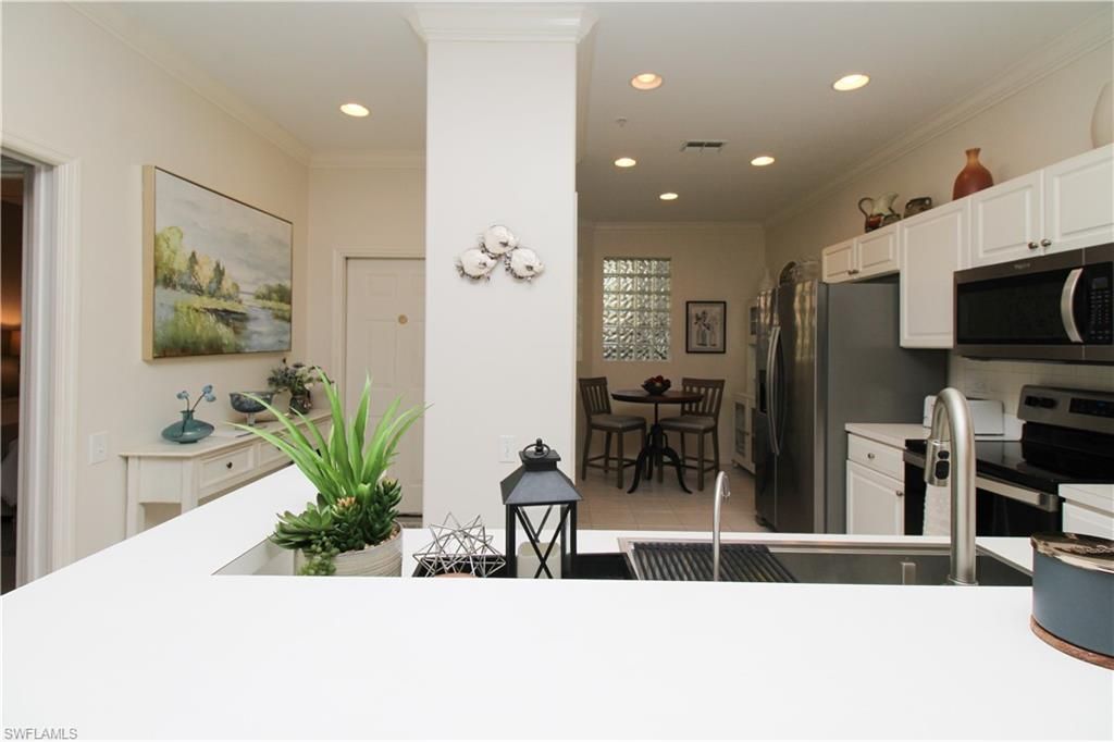 8217 Parkstone Pl, Unit 102, Naples, FL 34120 Photo