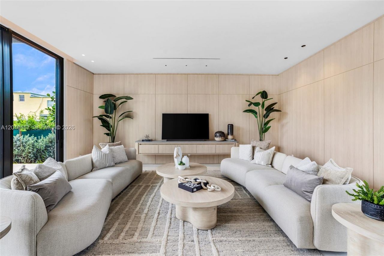 4550 N Jefferson Ave , Miami Beach, FL 33140 Photo