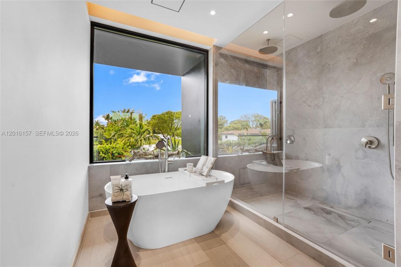 4550 N Jefferson Ave , Miami Beach, FL 33140 Photo