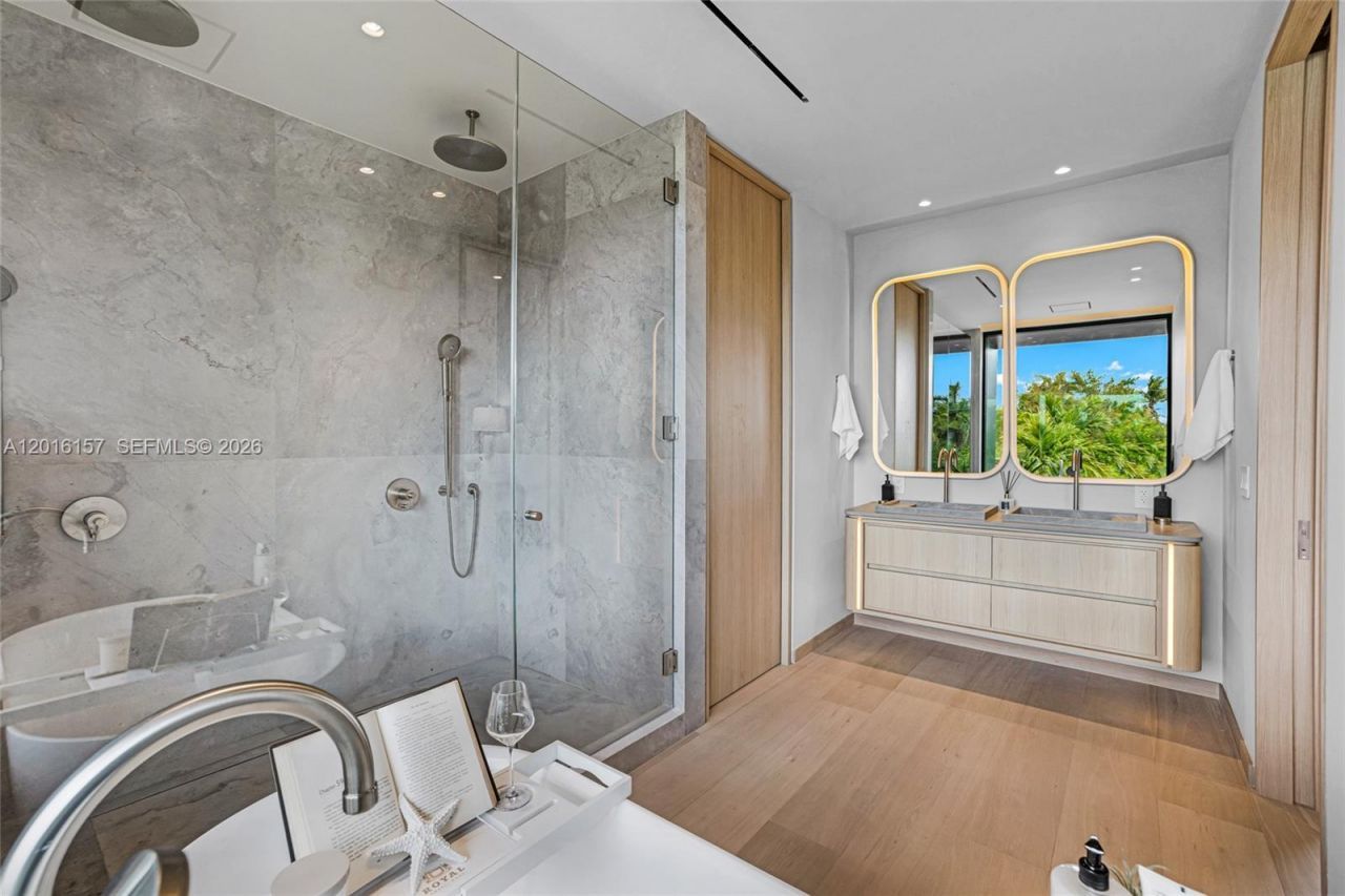 4550 N Jefferson Ave , Miami Beach, FL 33140 Photo