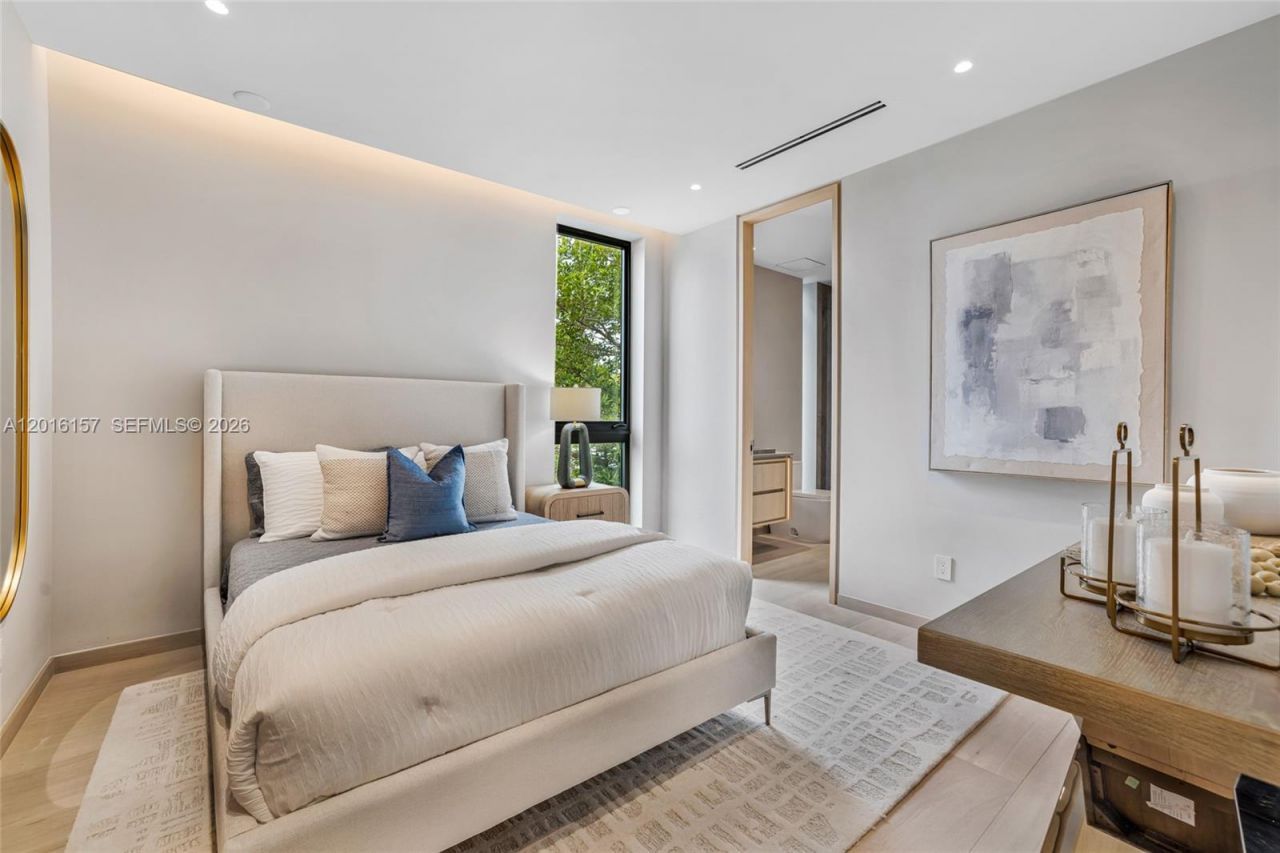 4550 N Jefferson Ave , Miami Beach, FL 33140 Photo