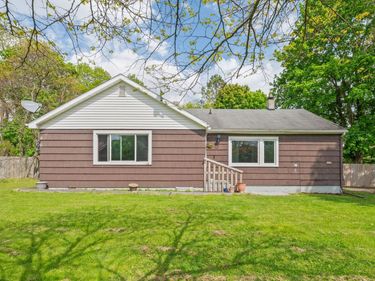 806 Enterprise Street, Buchanan, MI 49107