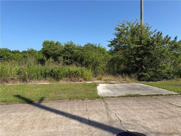 221 NAVEL ORANGE Drive , Buras, LA 70041