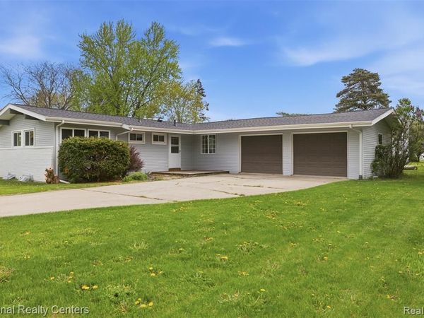 3130 Sherwood Street , Saginaw Twp, MI 48603