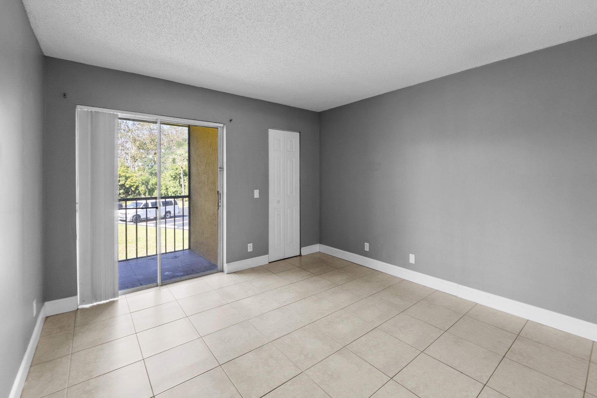 818 Meadows Circle, Boynton Beach, FL 33436 Photo