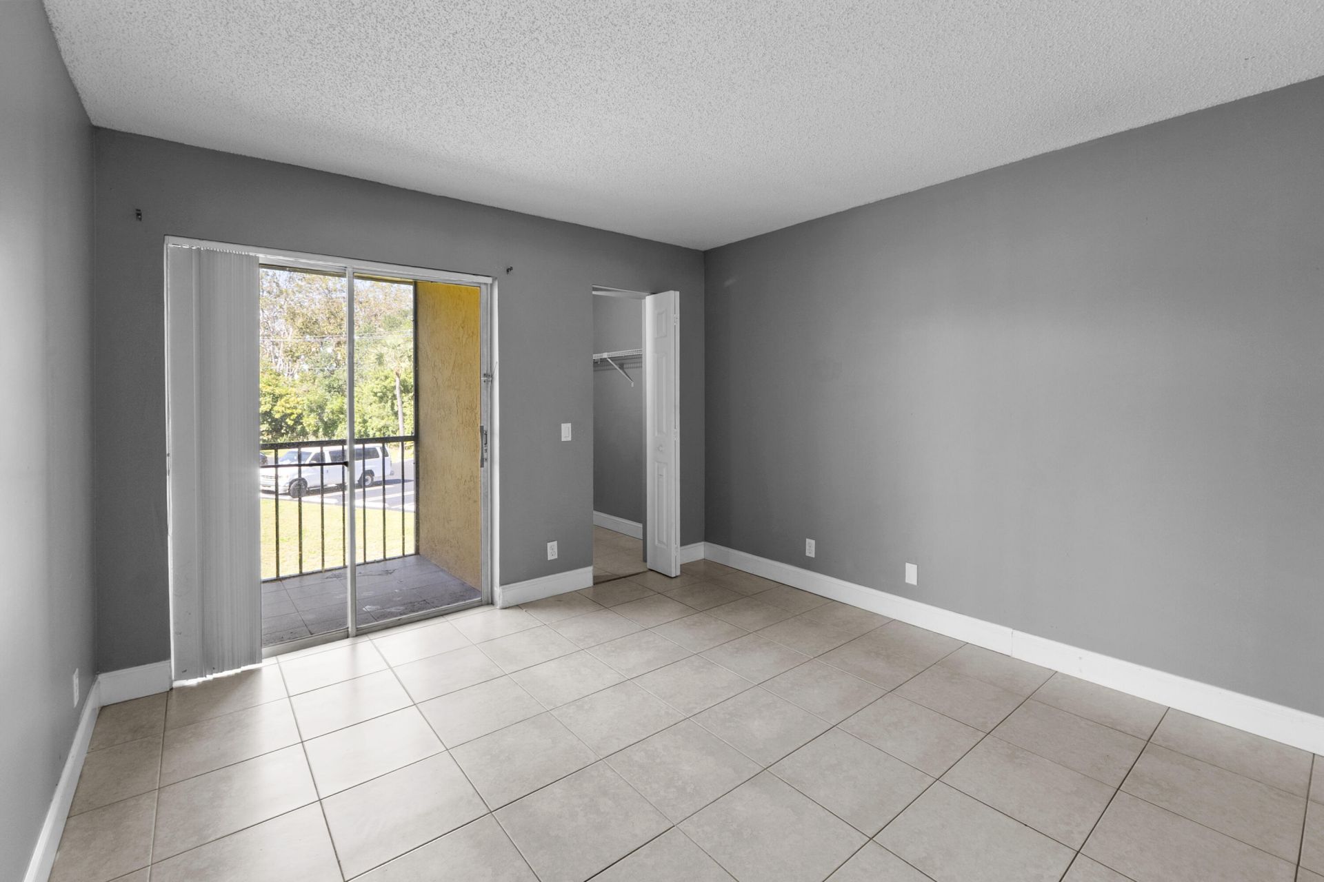818 Meadows Circle, Boynton Beach, FL 33436 Photo