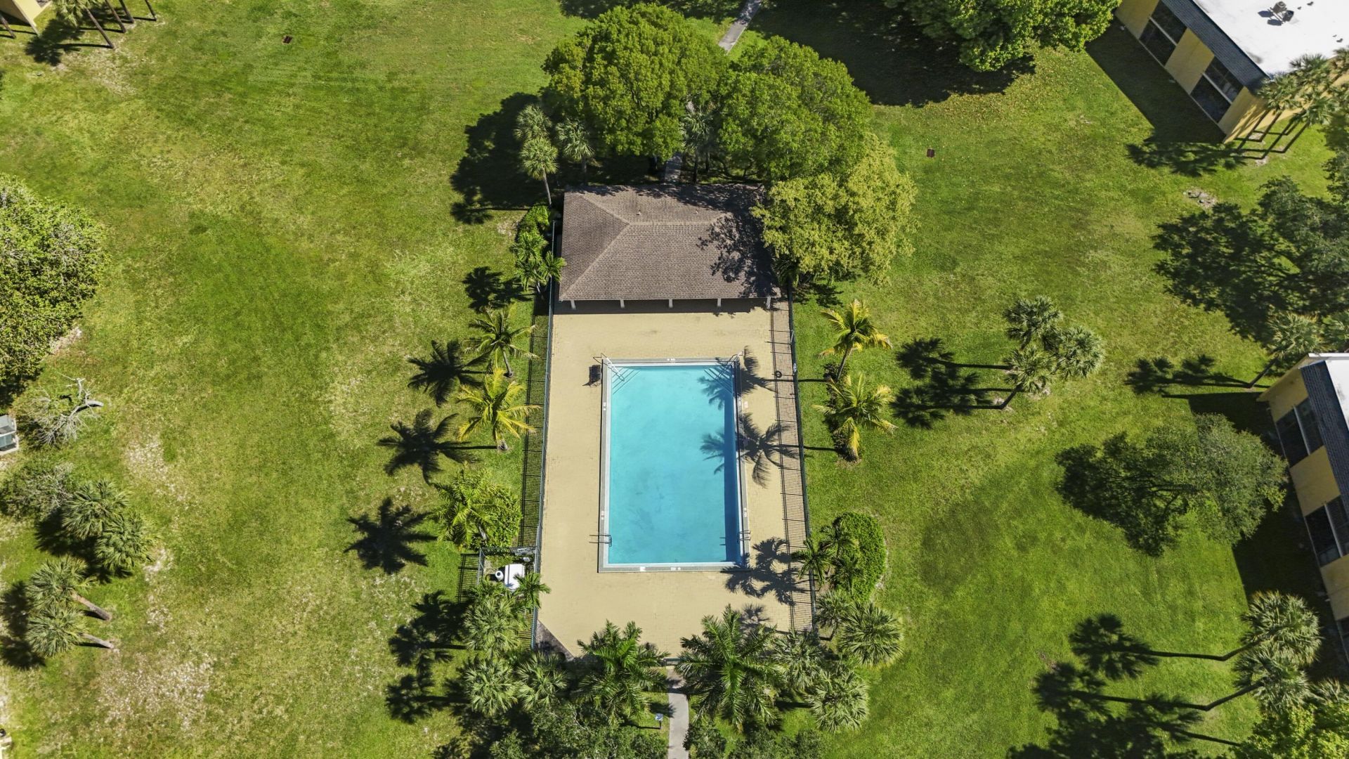 818 Meadows Circle, Boynton Beach, FL 33436 Photo